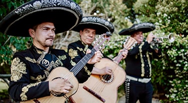 mariachis tres músicos
